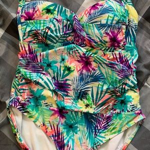 Women swim suit good condition. Size L